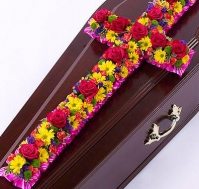 Cruz funeraria flores variadas