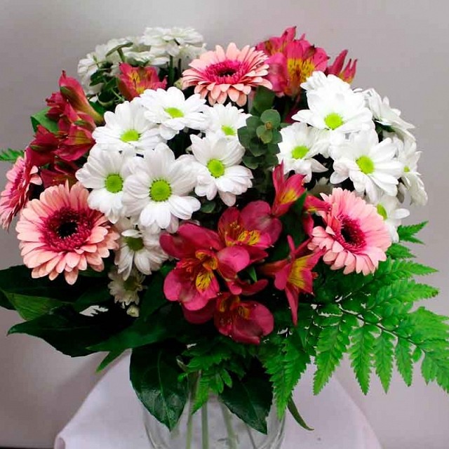 Foto Bauquet de Margaritas and varied flowers